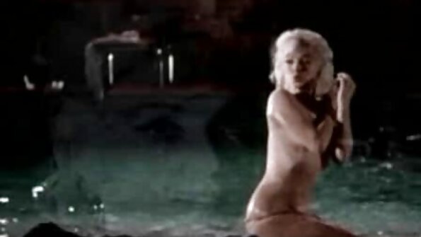 Jeg vækkede porno filmas onlaina Katya med en smuk booty med sex.