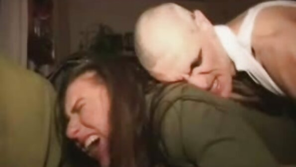 Misha kneppede porno par brivu uforskammet mig og optog denne video uden at fortælle mig noget.